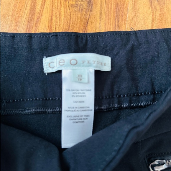 Ladies Black Petite pull on pants - Picture 3 of 3